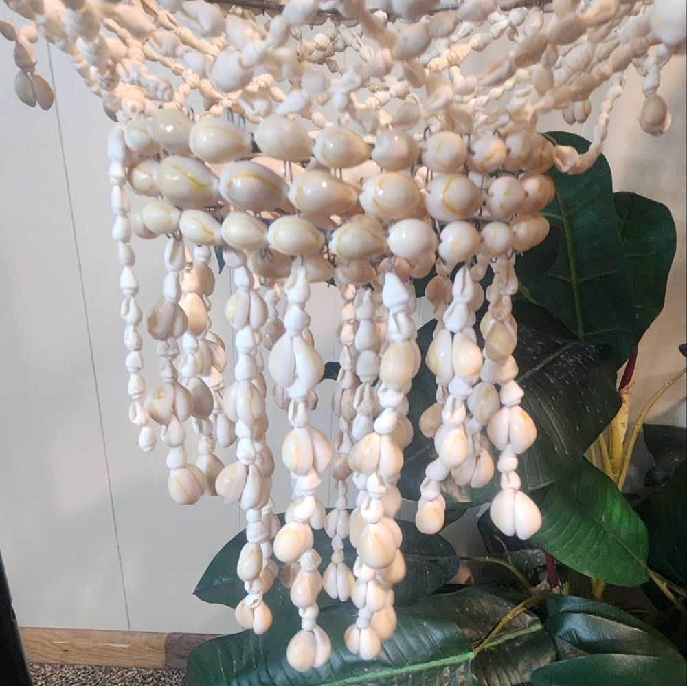 Set of 3 Vintage Seashell Chandelier Plant Hangers - Picture 6 of 14